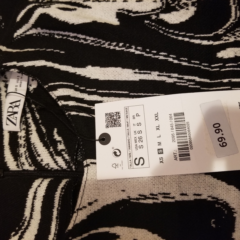 NWT size S, Zara black white jacquard knit sweater dress - Picture 4 of 9